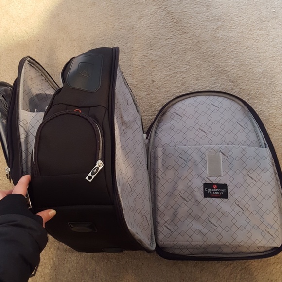 TravelPro Crew 8 backpack - Picture 4 of 6